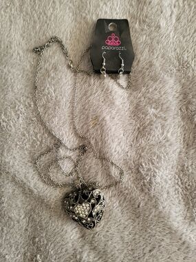 8 Necklaces & 4 Earrings Lot